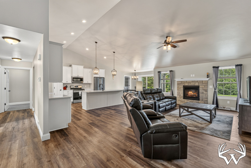 W4095ThornwoodDr-22.jpg