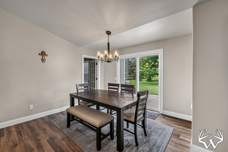 W4095ThornwoodDr-25.jpg
