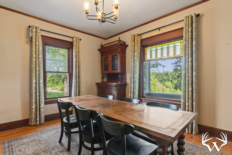 diningroom.jpg